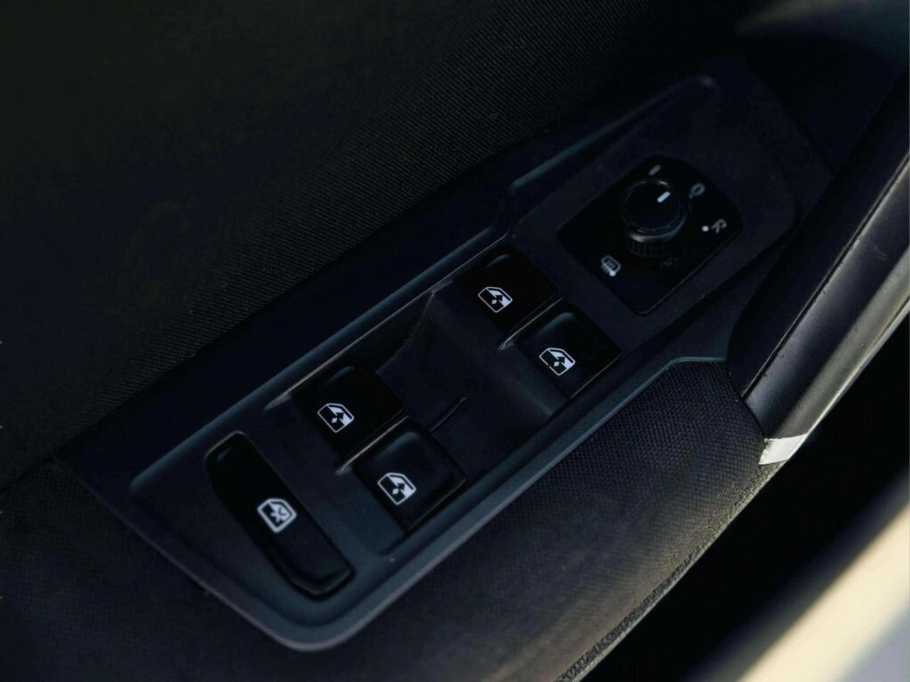 2018 Volkswagen Tiguan Trendline 4Motion Photo