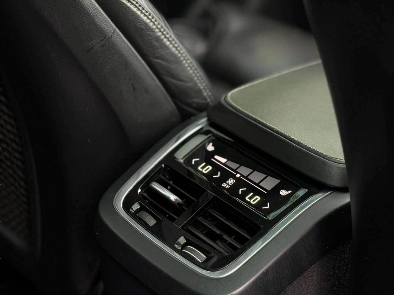 2016 Volvo XC90 T6 Inscription Photo