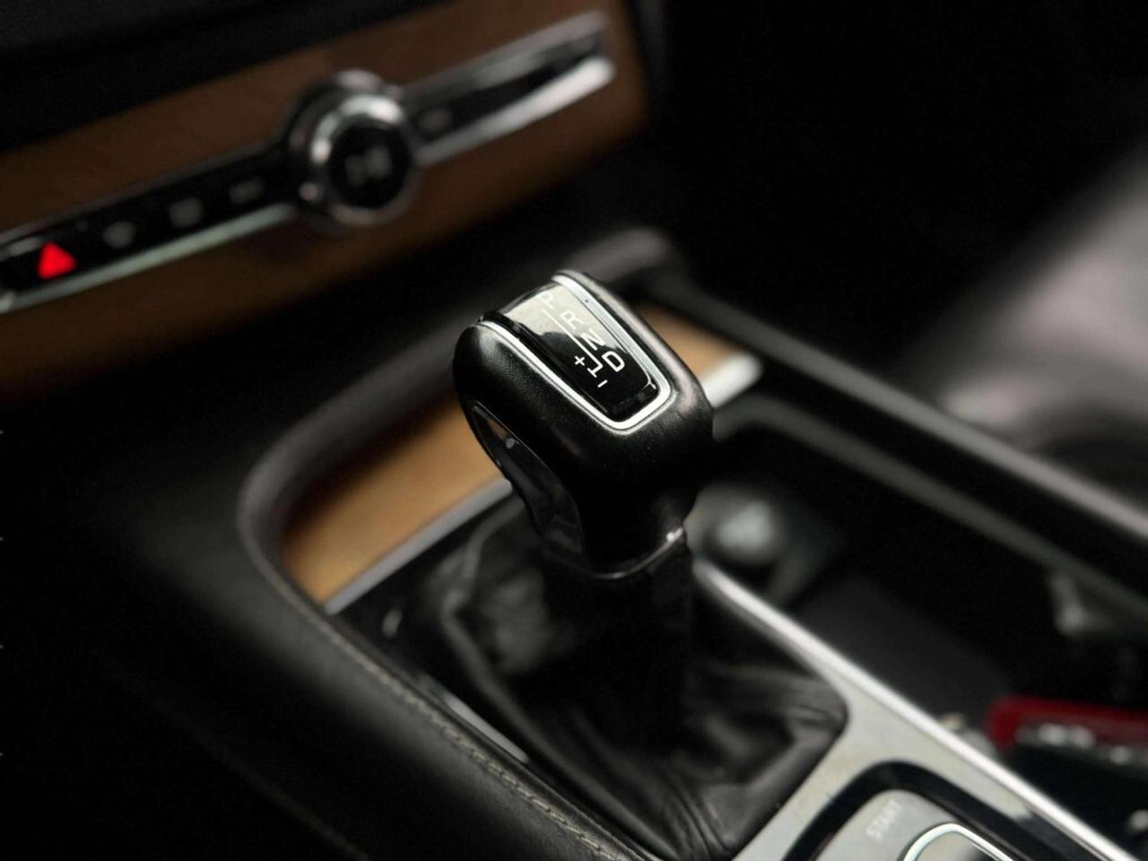 2016 Volvo XC90 T6 Inscription Photo