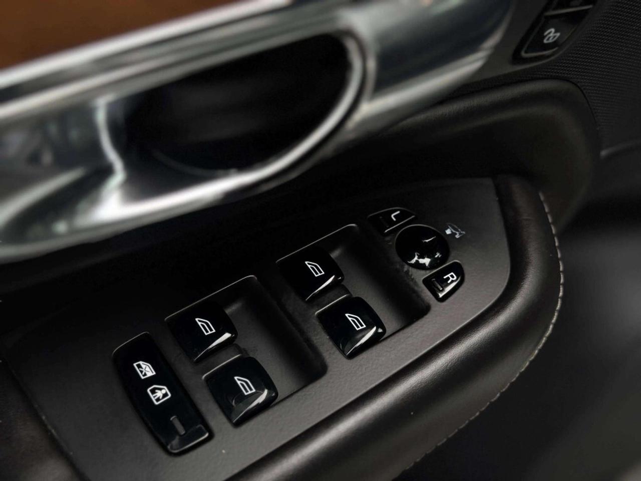 2016 Volvo XC90 T6 Inscription Photo