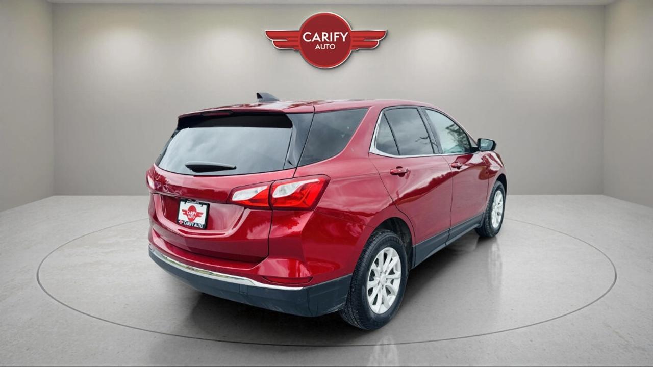 2018 Chevrolet Equinox AWD LT Photo