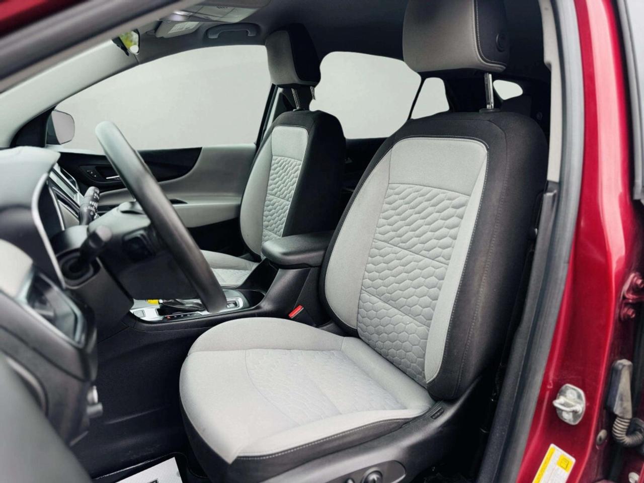 2018 Chevrolet Equinox AWD LT Photo