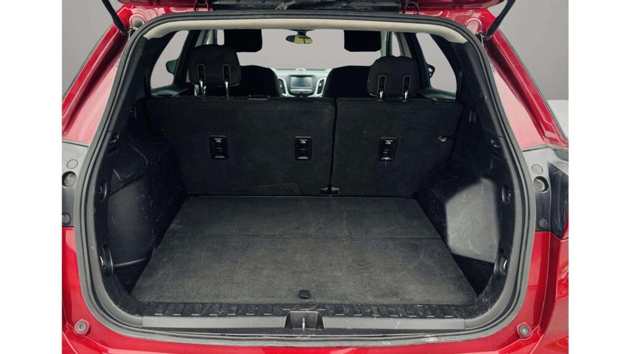 2018 Chevrolet Equinox AWD LT Photo