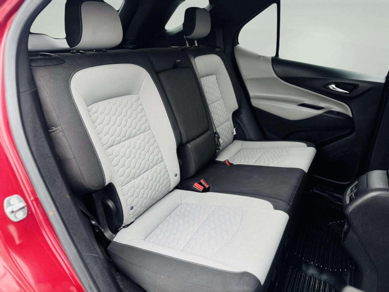 2018 Chevrolet Equinox AWD LT Photo