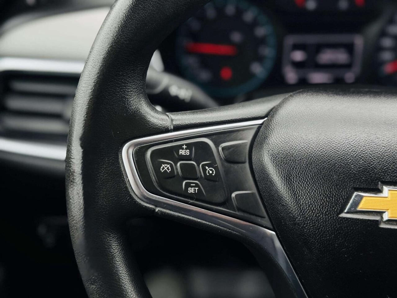 2018 Chevrolet Equinox AWD LT Photo