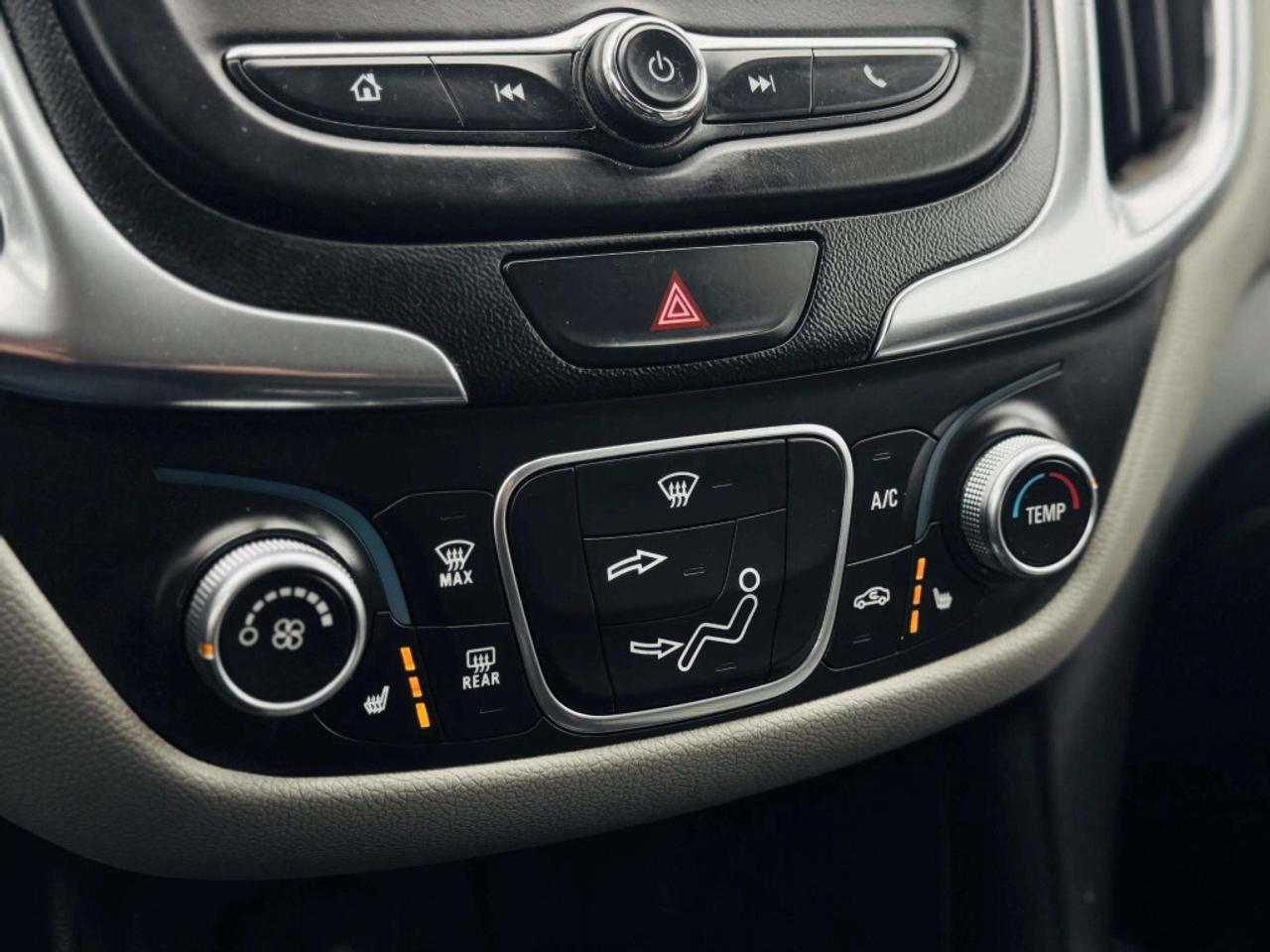 2018 Chevrolet Equinox AWD LT Photo