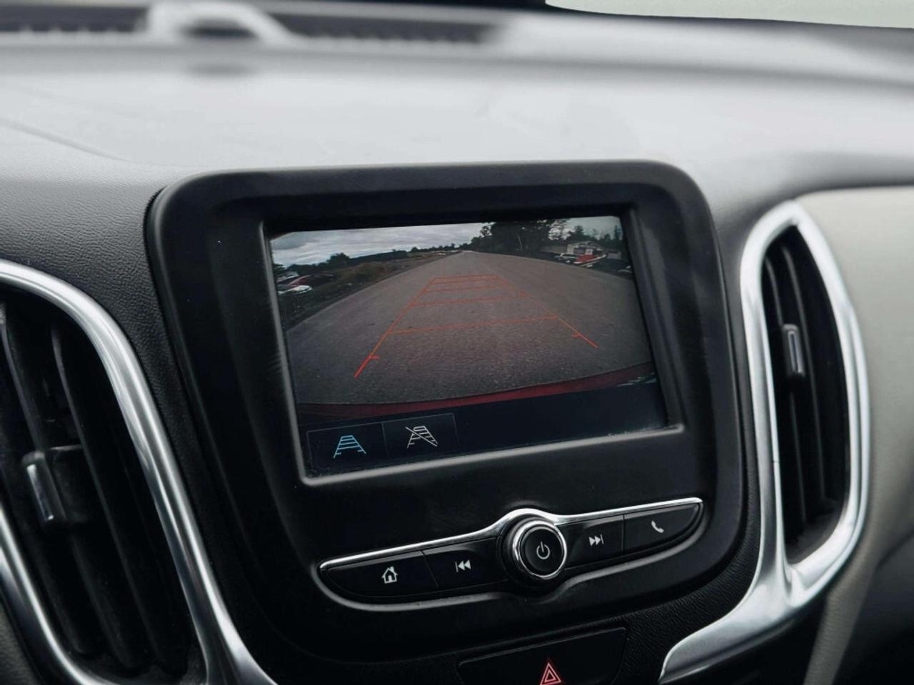 2018 Chevrolet Equinox AWD LT Photo