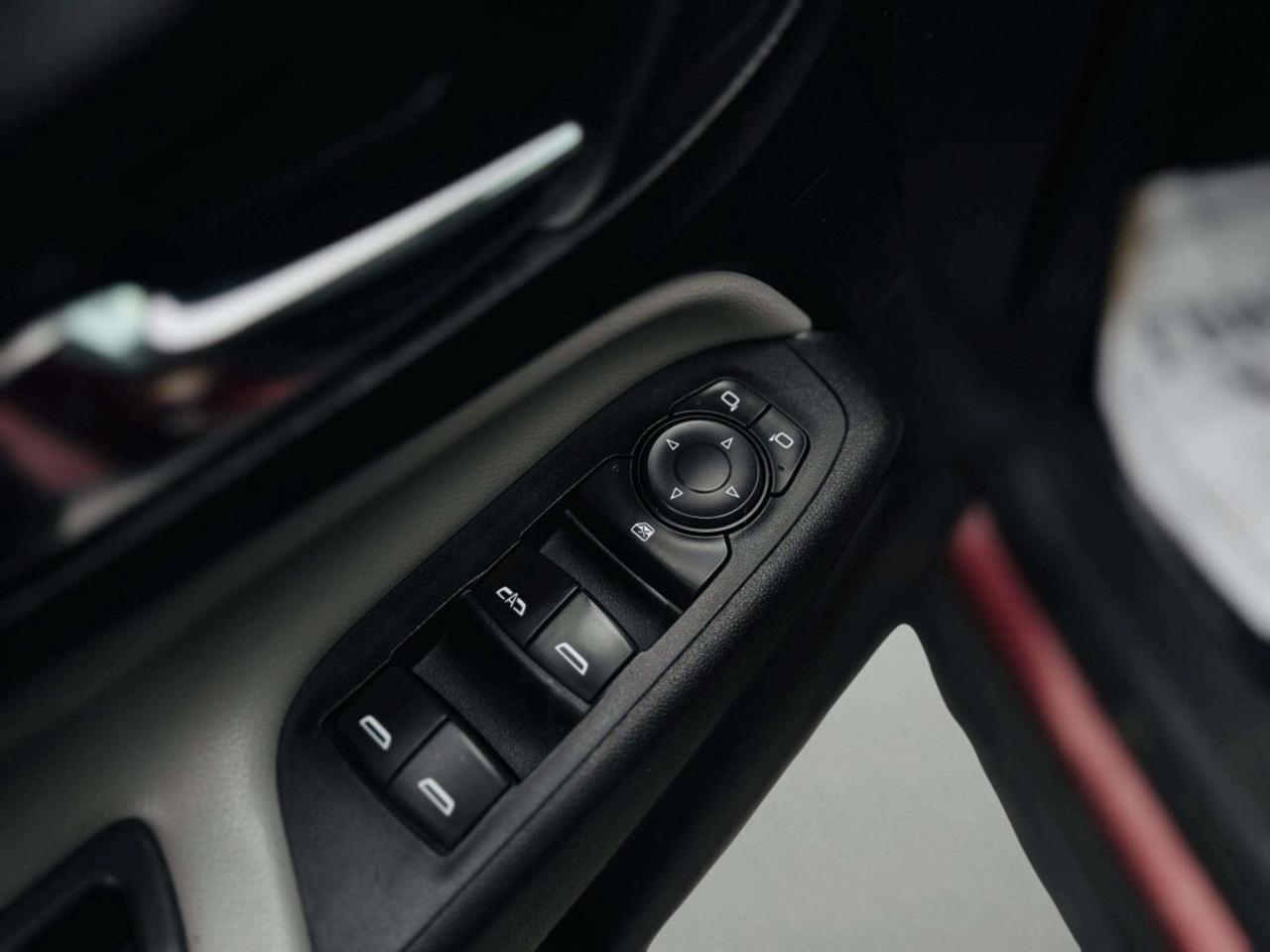 2018 Chevrolet Equinox AWD LT Photo