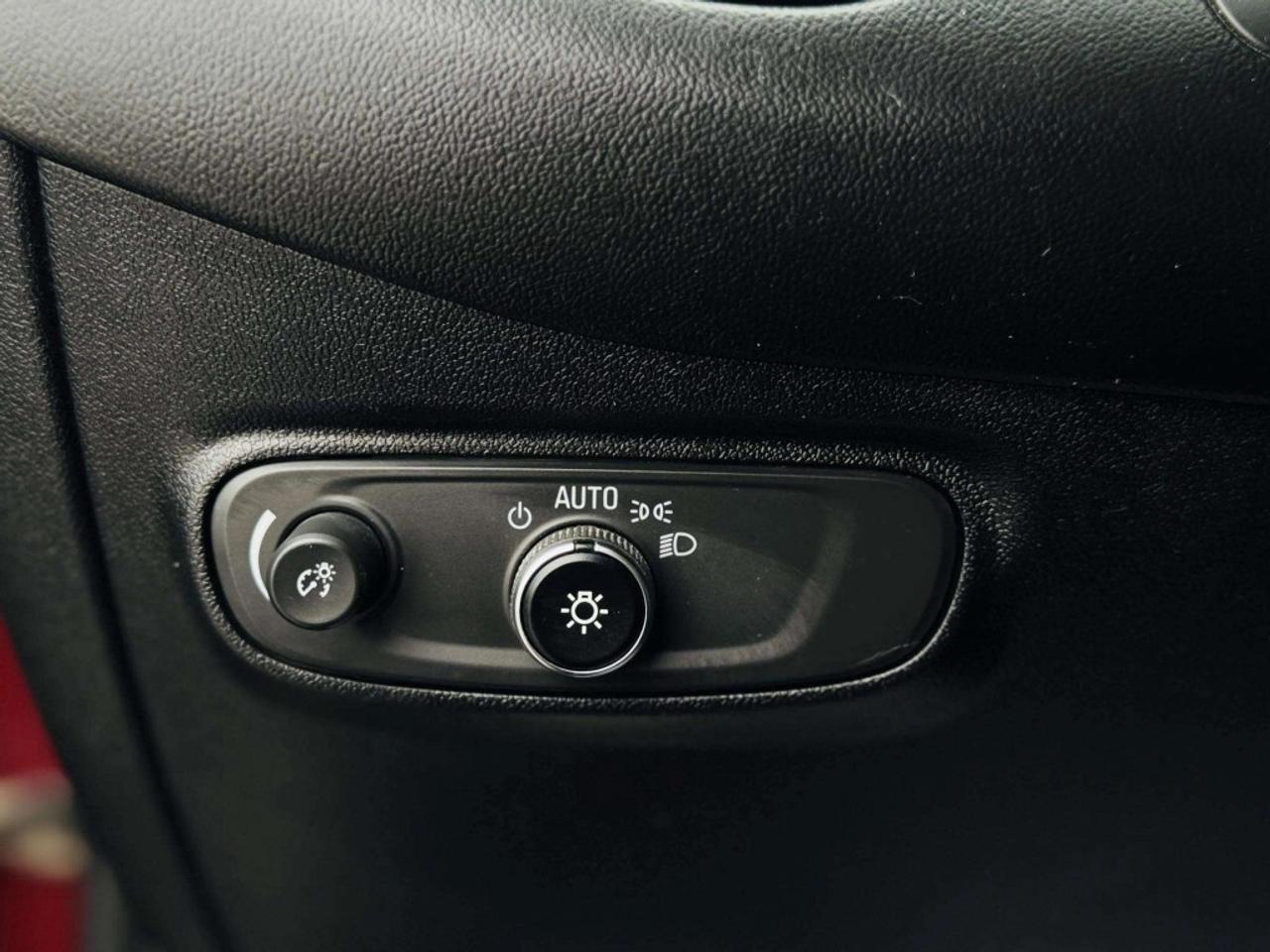 2018 Chevrolet Equinox AWD LT Photo