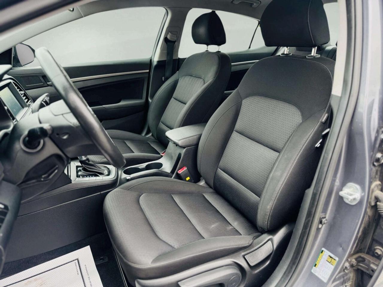 2017 Hyundai Elantra Sedan Automatic GL- ONLY 28K KILOMETRES! Photo