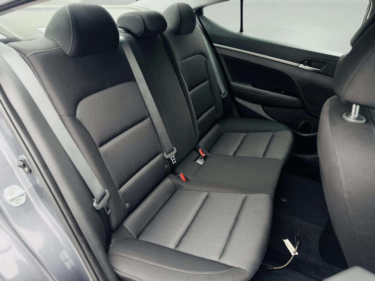 2017 Hyundai Elantra Sedan Automatic GL- ONLY 28K KILOMETRES! Photo