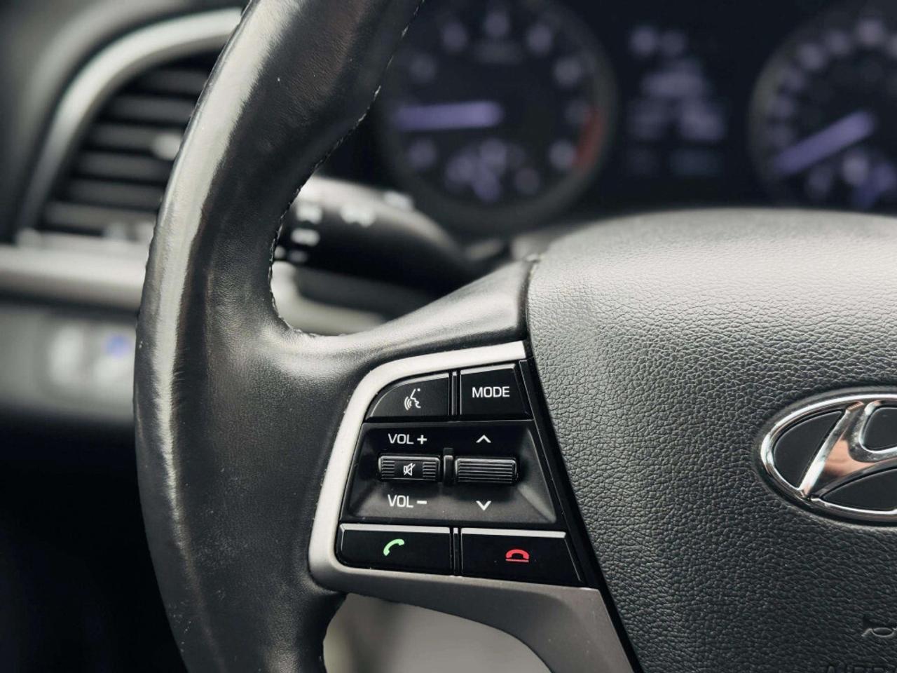 2017 Hyundai Elantra Sedan Automatic GL- ONLY 28K KILOMETRES! Photo