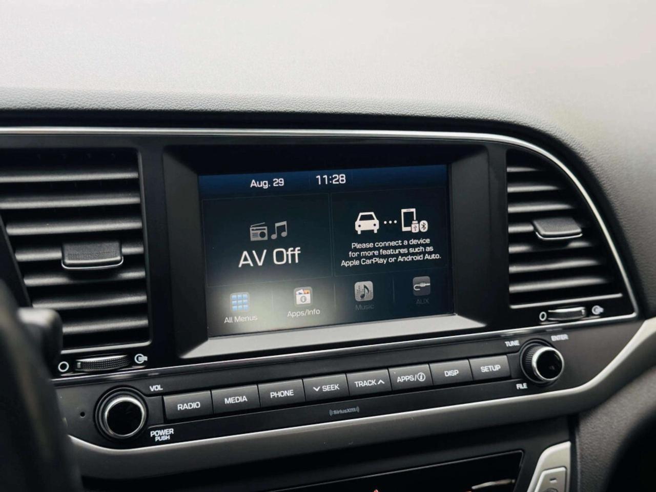 2017 Hyundai Elantra Sedan Automatic GL- ONLY 28K KILOMETRES! Photo