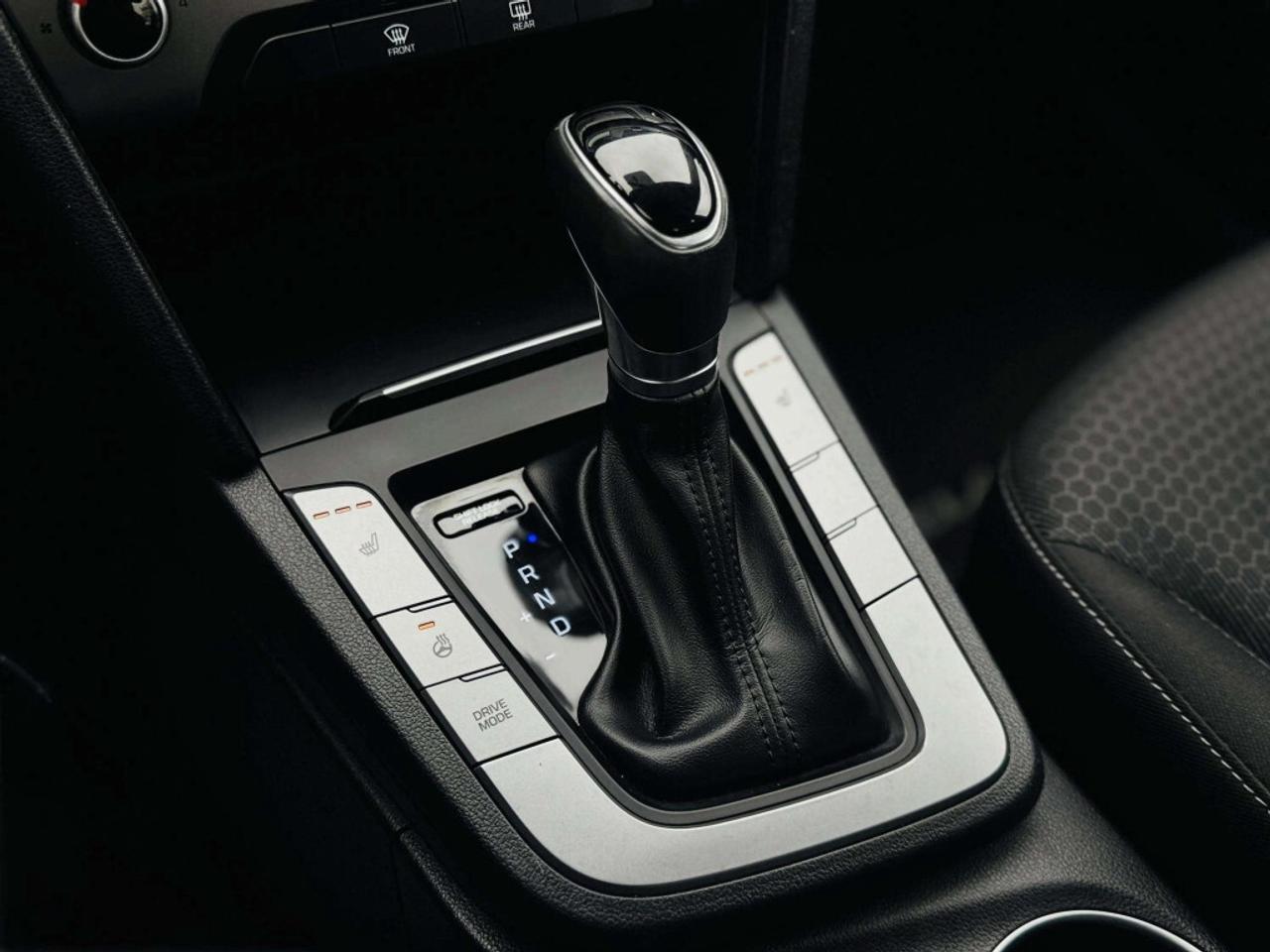 2017 Hyundai Elantra Sedan Automatic GL- ONLY 28K KILOMETRES! Photo