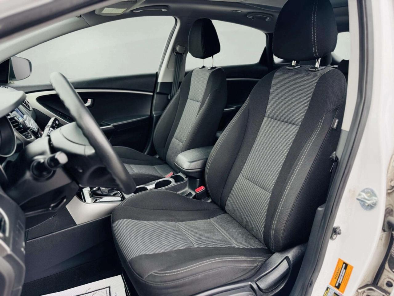 2017 Hyundai Elantra GT Automatic SE Photo