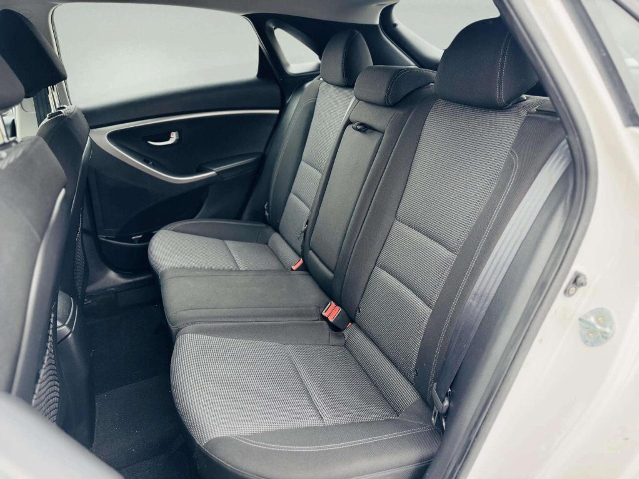 2017 Hyundai Elantra GT Automatic SE Photo