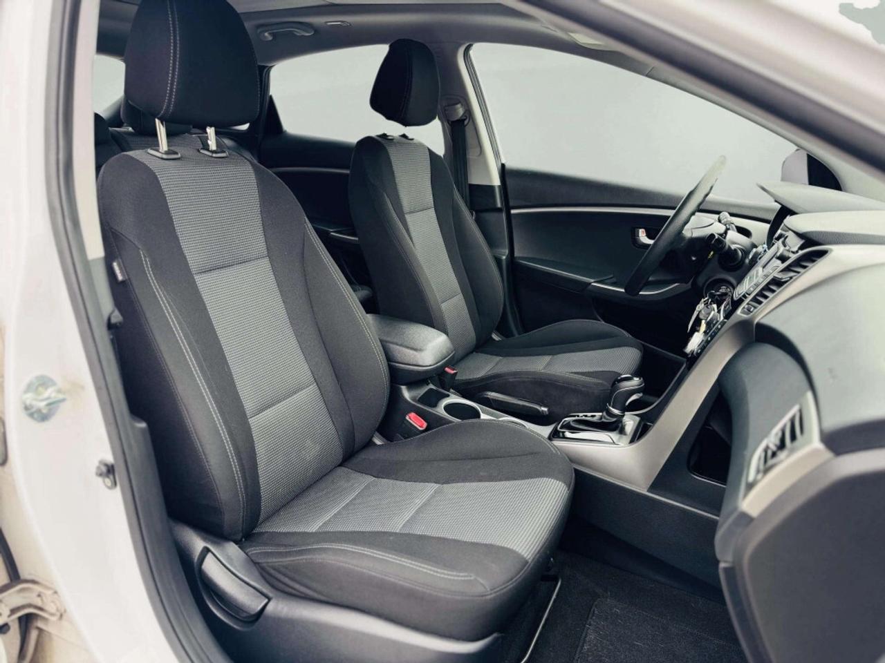 2017 Hyundai Elantra GT Automatic SE Photo