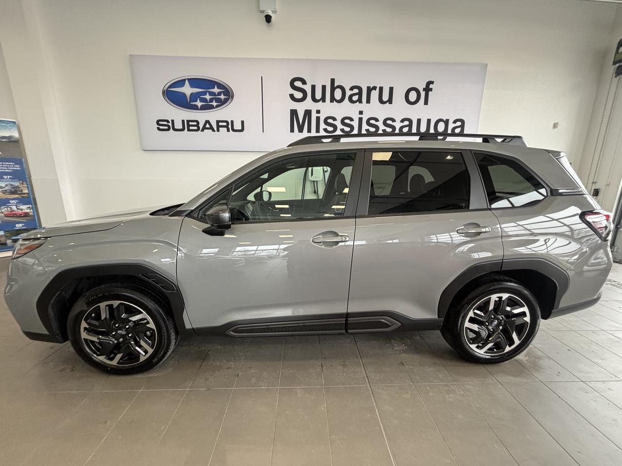 2025 Subaru Forester LIMITED   CLEAN CARFAX   1 OWNER   NAVI   LEATHER Photo3