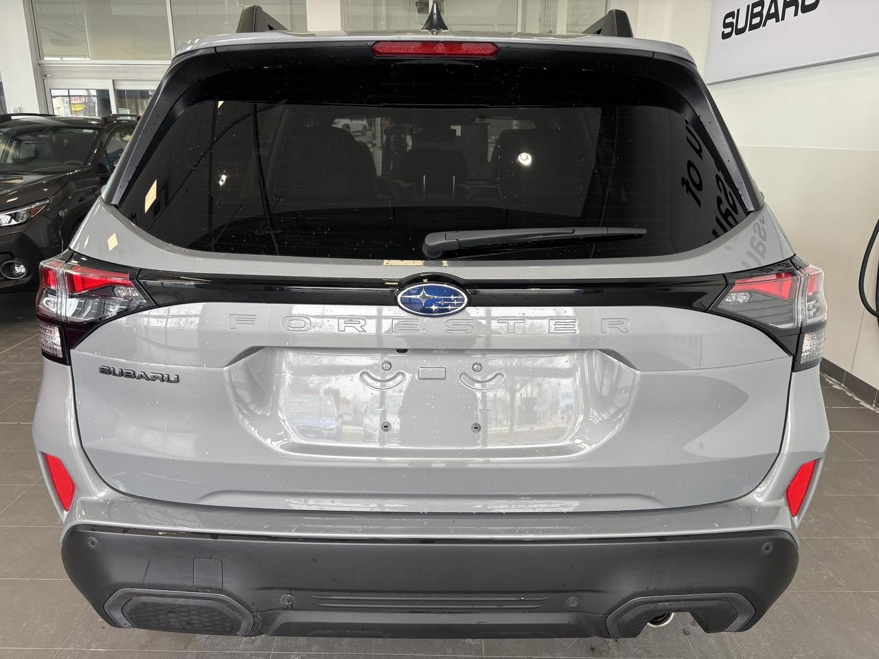 2025 Subaru Forester LIMITED   CLEAN CARFAX   1 OWNER   NAVI   LEATHER Photo