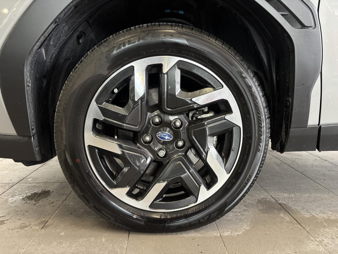 2025 Subaru Forester LIMITED   CLEAN CARFAX   1 OWNER   NAVI   LEATHER Photo