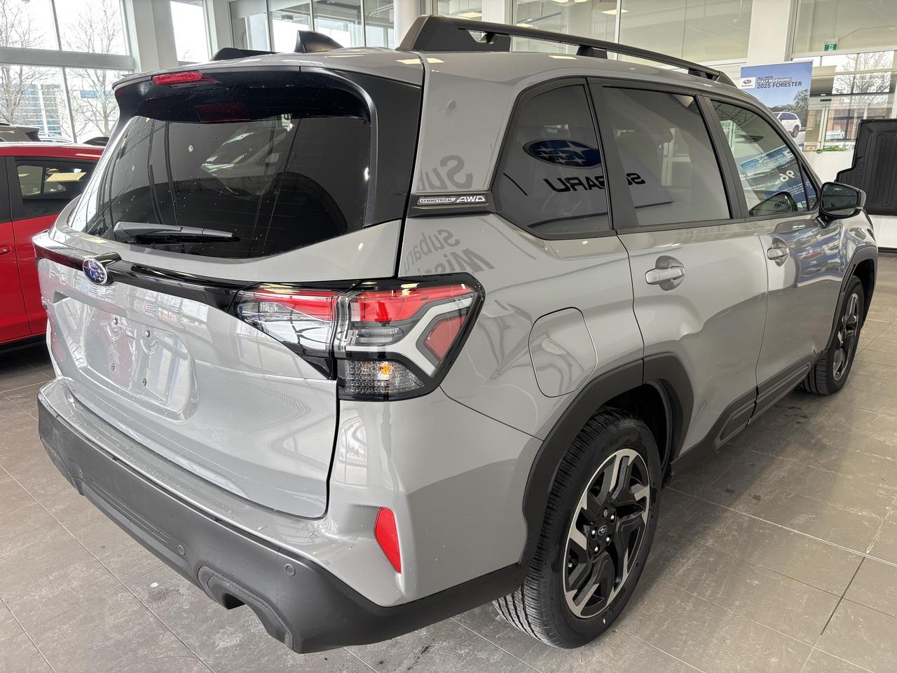 2025 Subaru Forester LIMITED   CLEAN CARFAX   1 OWNER   NAVI   LEATHER Photo