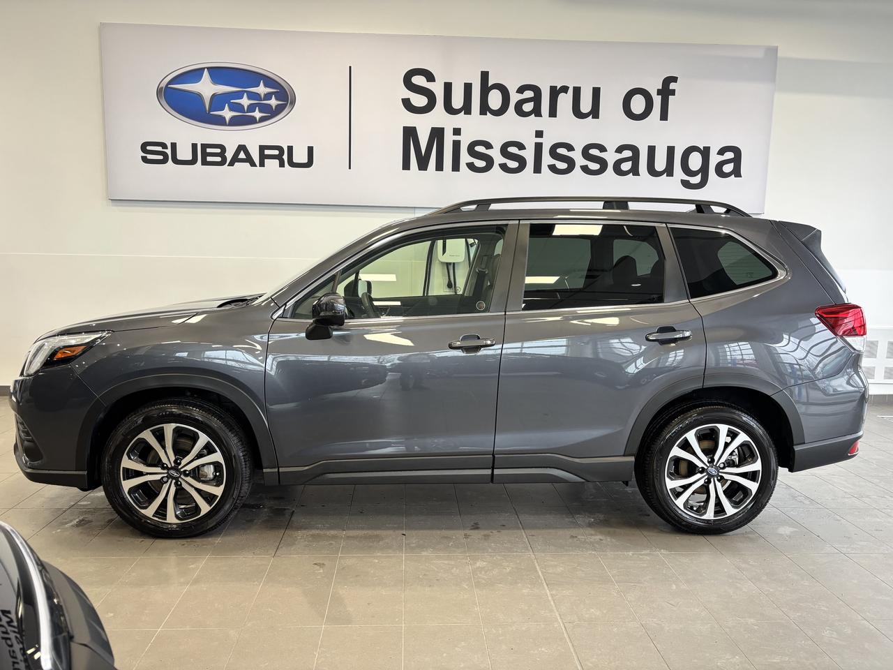 2022 Subaru Forester LIMITED   1 OWNER CLEAN CARFAX   LOW KM  2SETS RIM Photo3