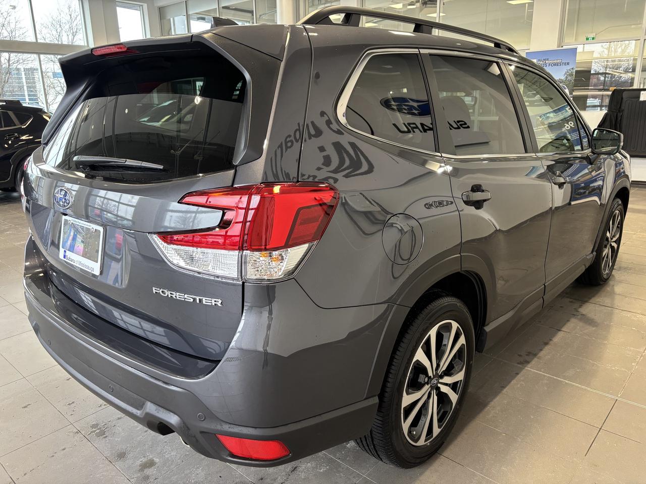 2022 Subaru Forester LIMITED   1 OWNER CLEAN CARFAX   LOW KM  2SETS RIM Photo