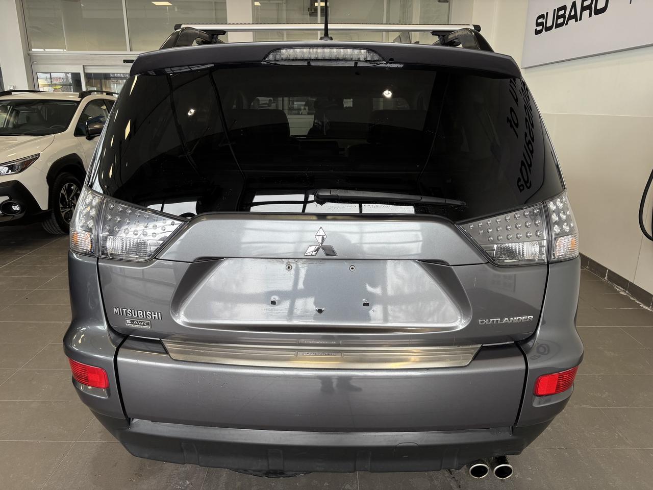 2011 Mitsubishi Outlander 4WD   XLS   SOLD ASIS   2 SETS RIMS/TIRES   7 PASS Photo