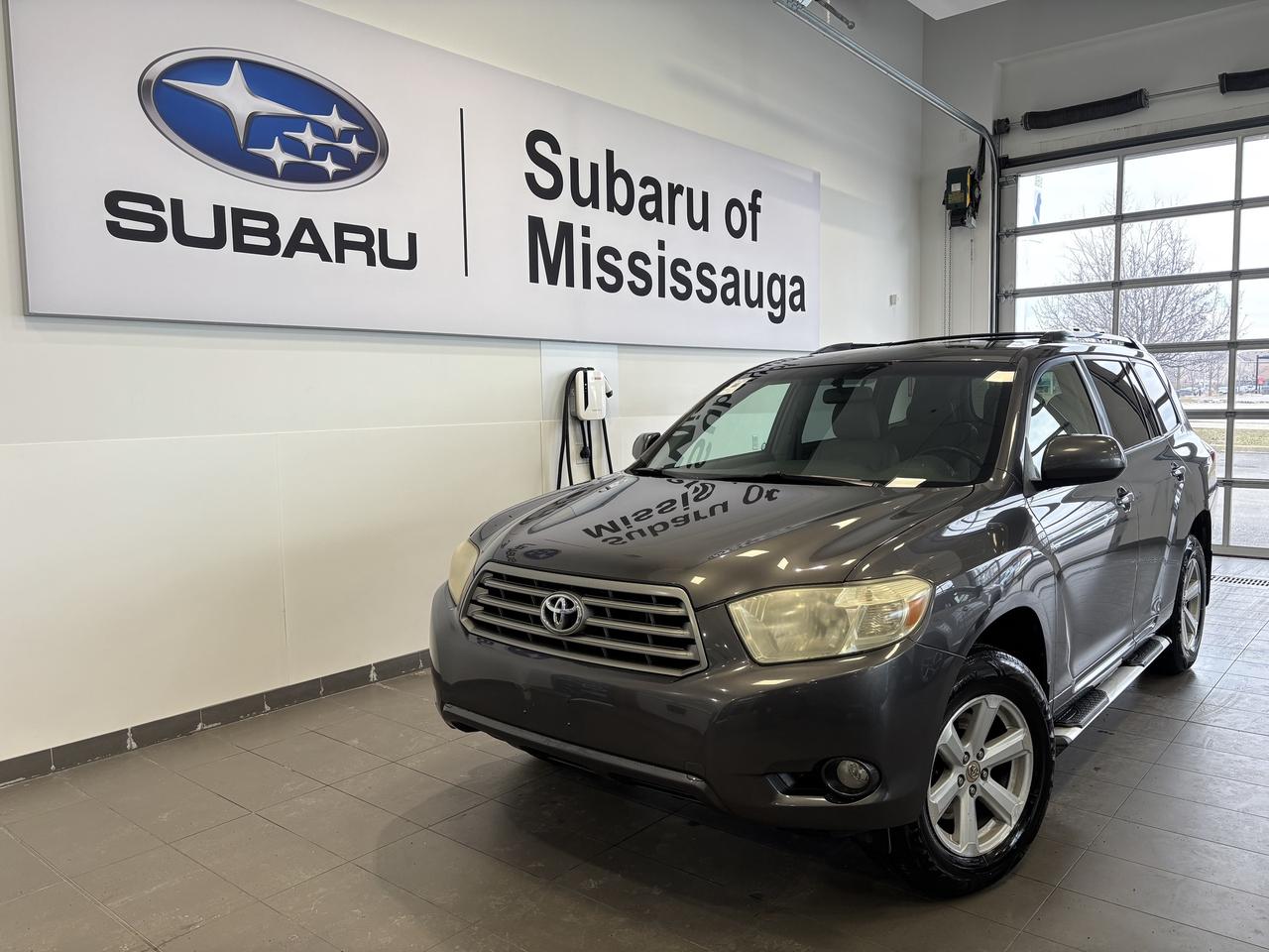 2009 Toyota Highlander 4WD   CAMERA   LEATHER   SOLD ASIS   TRAILER HITCH Photo