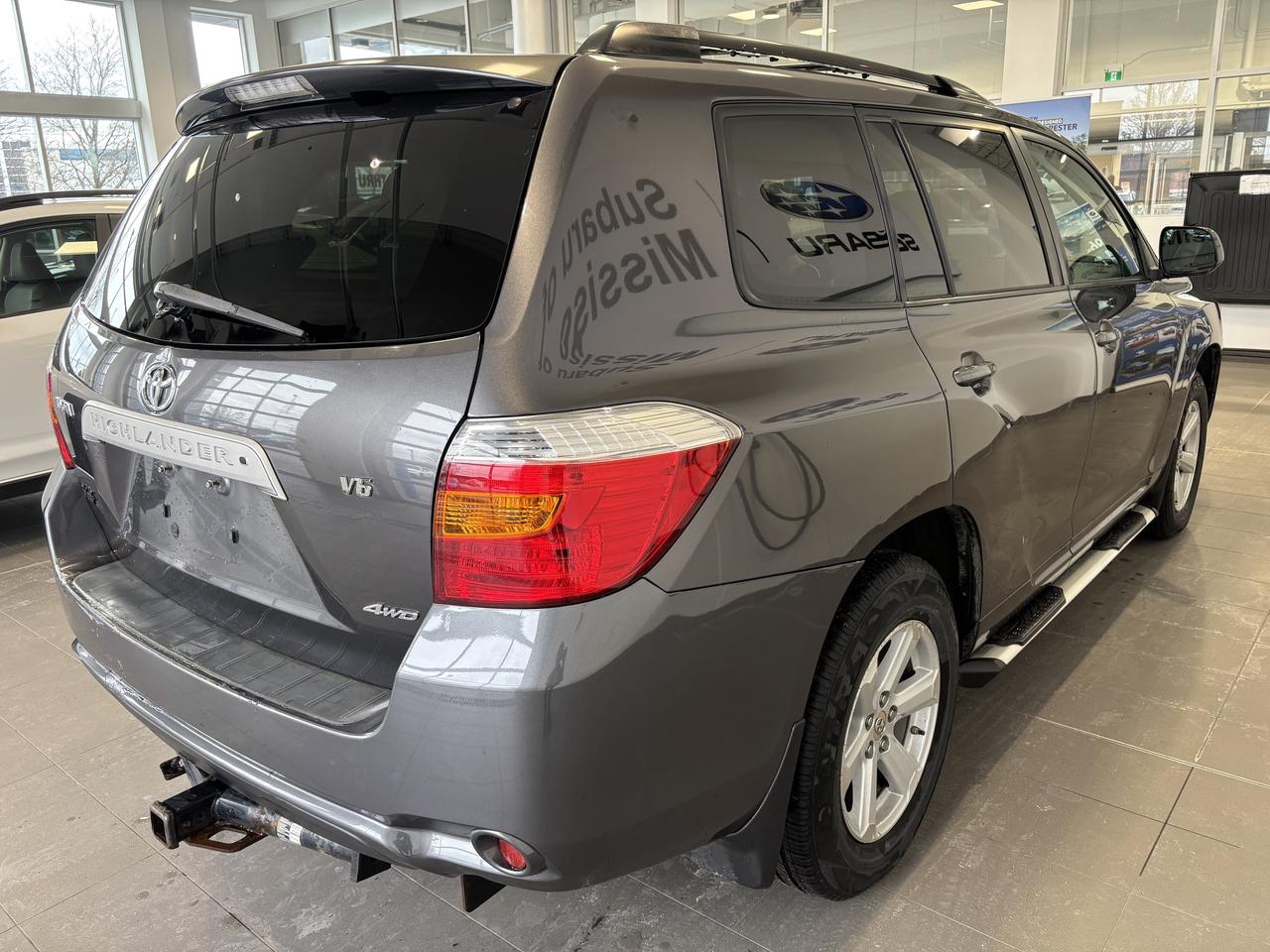 2009 Toyota Highlander 4WD   CAMERA   LEATHER   SOLD ASIS   TRAILER HITCH Photo