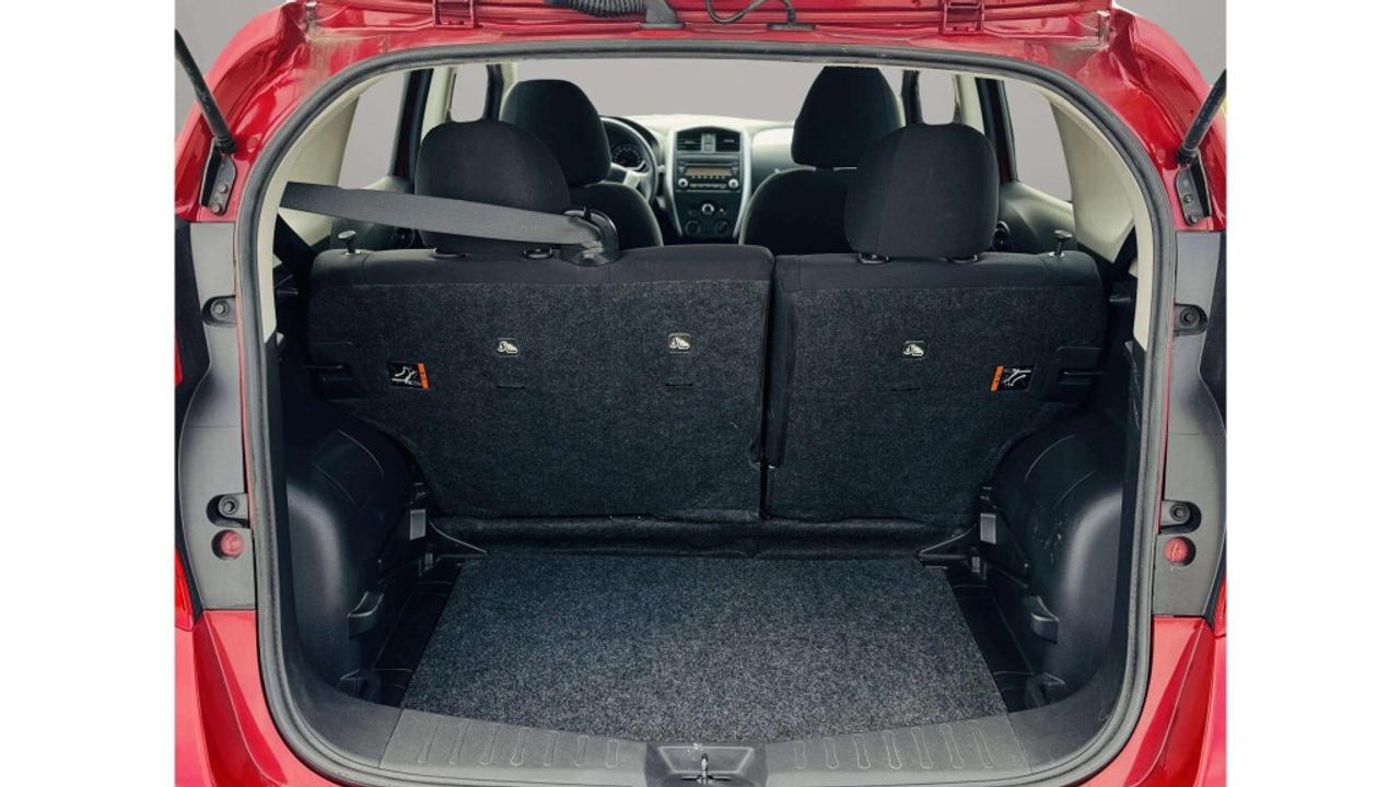 2015 Nissan Versa Note Auto 1.6 S Photo