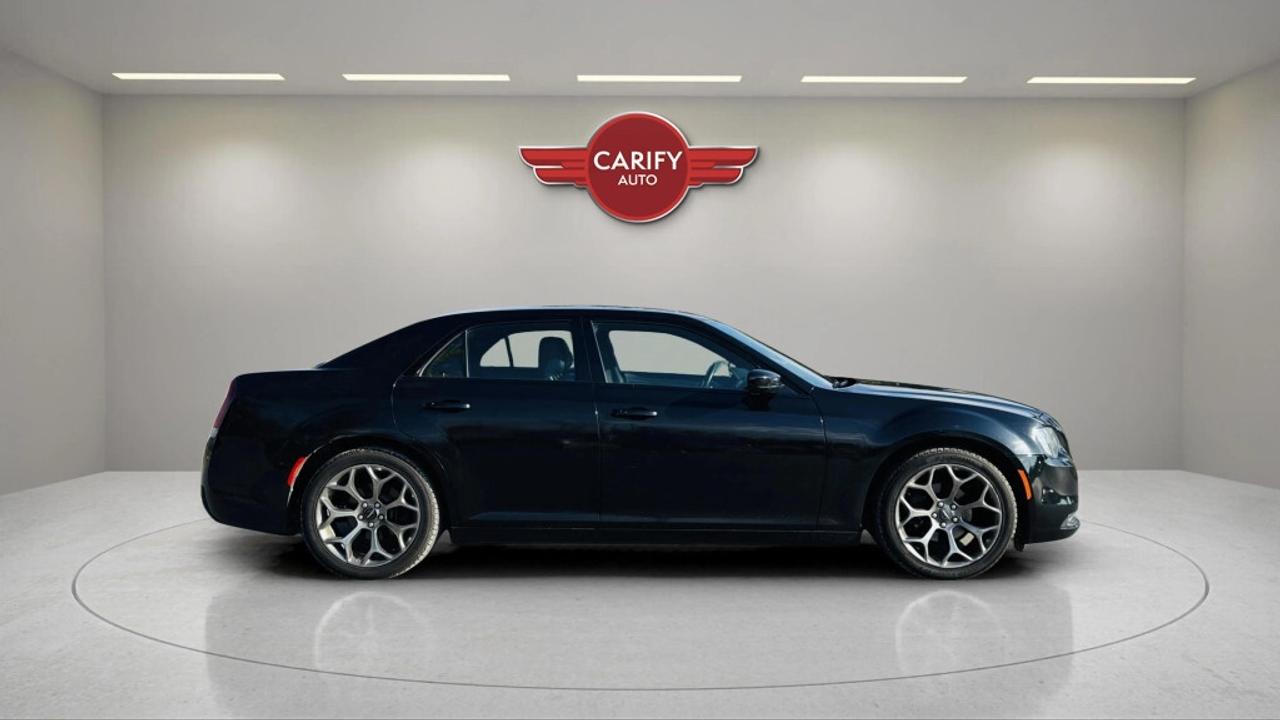 2015 Chrysler 300 S Photo