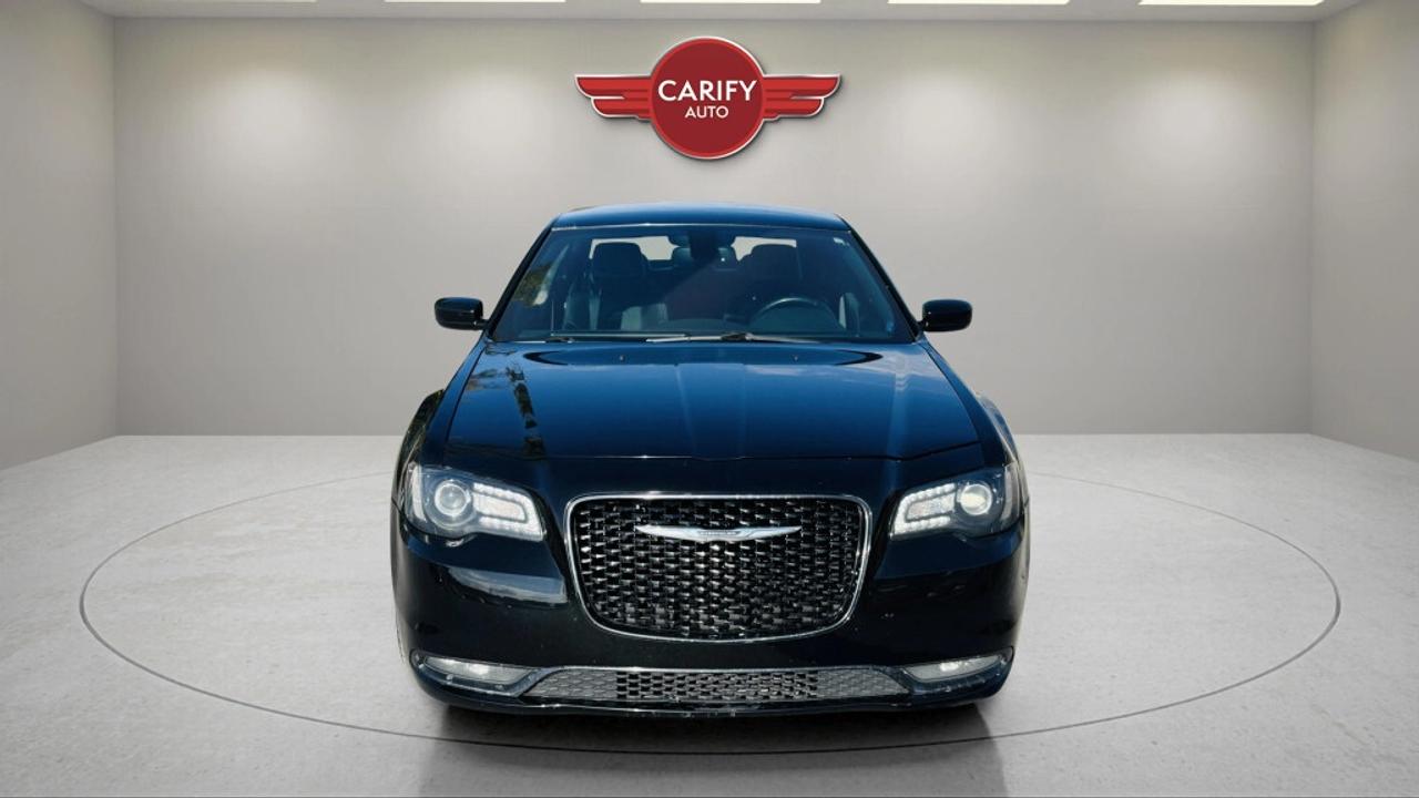 2015 Chrysler 300 S Photo