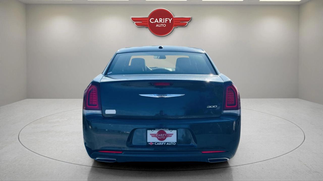 2015 Chrysler 300 S Photo