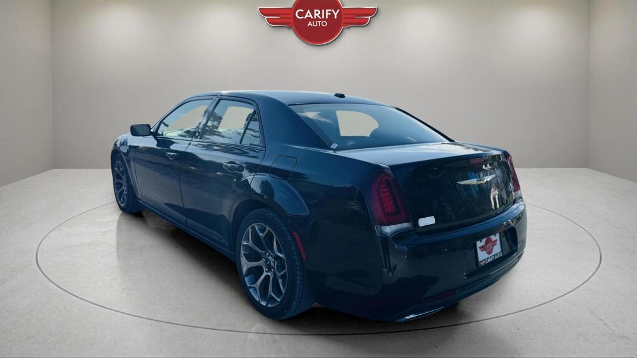 2015 Chrysler 300 S Photo