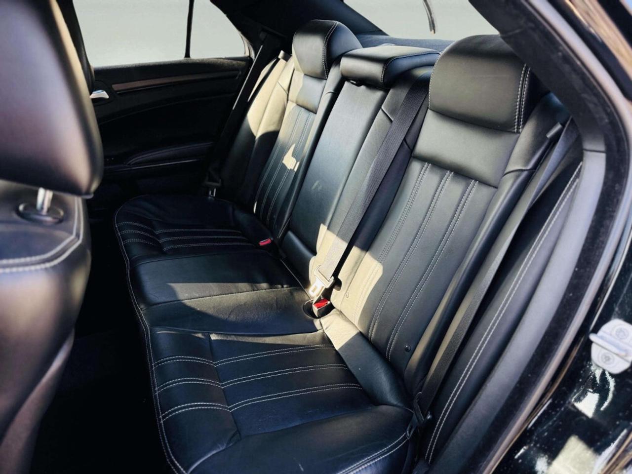 2015 Chrysler 300 S Photo