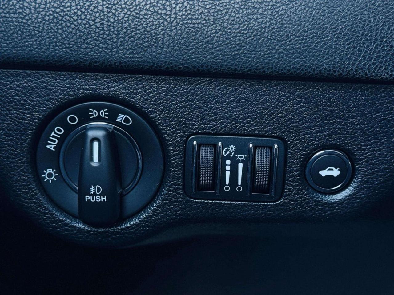 2015 Chrysler 300 S Photo