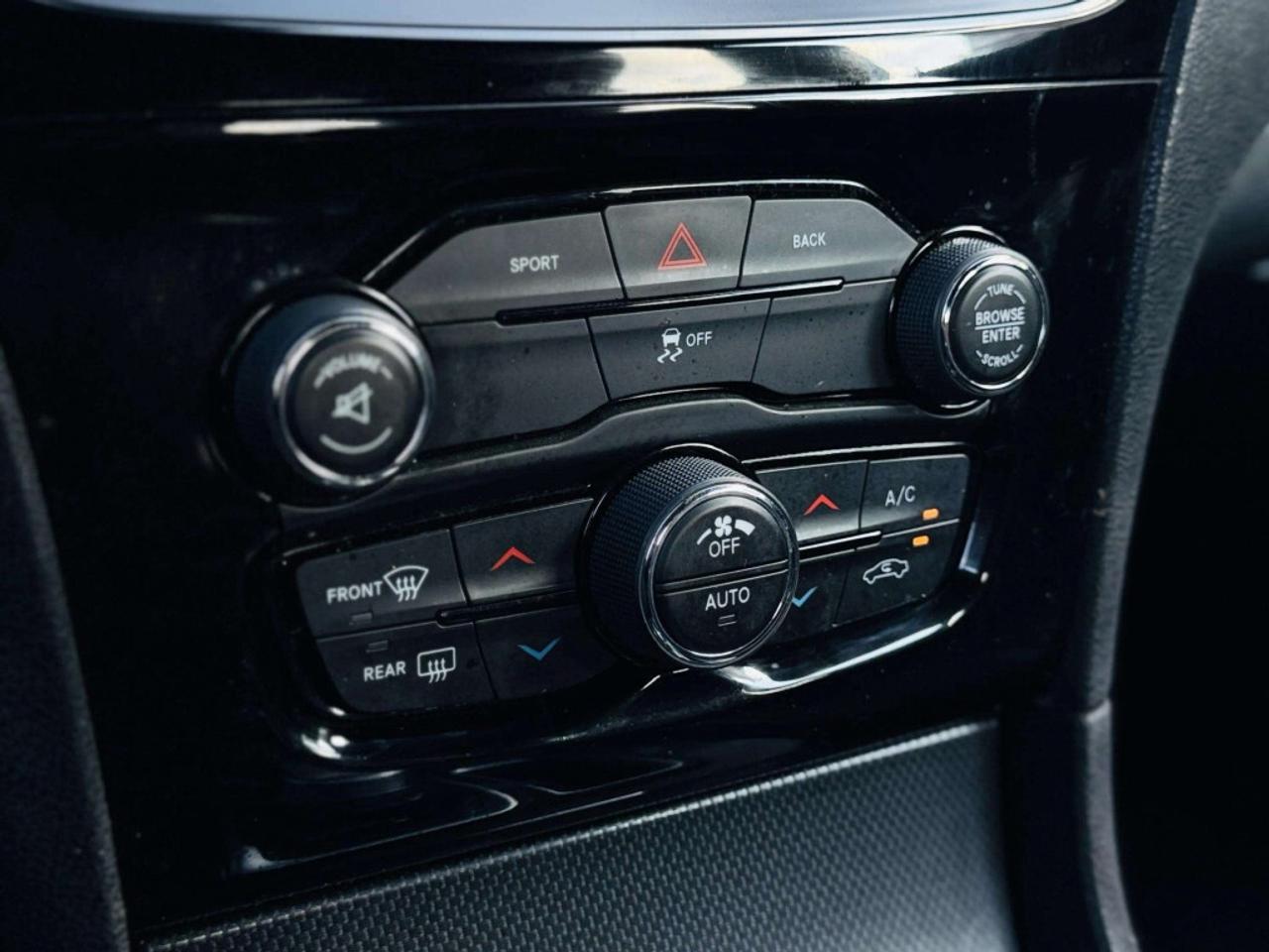 2015 Chrysler 300 S Photo