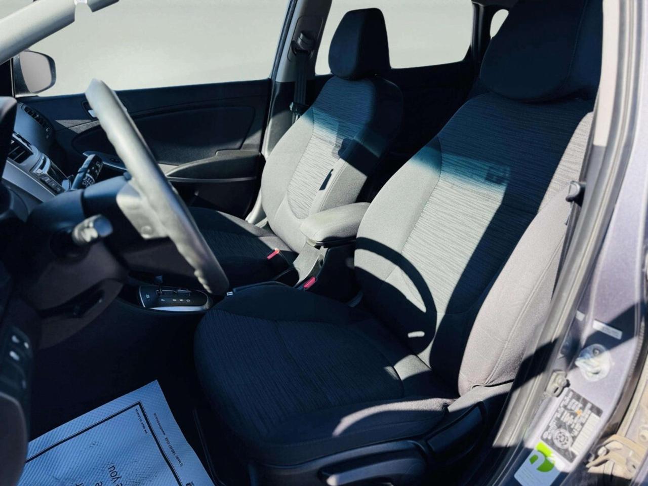 2017 Hyundai Accent Automatic GL Photo