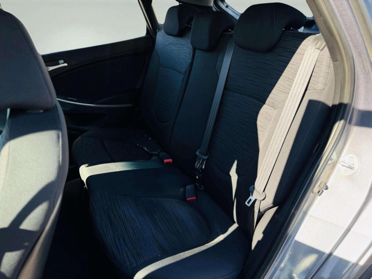 2017 Hyundai Accent Automatic GL Photo