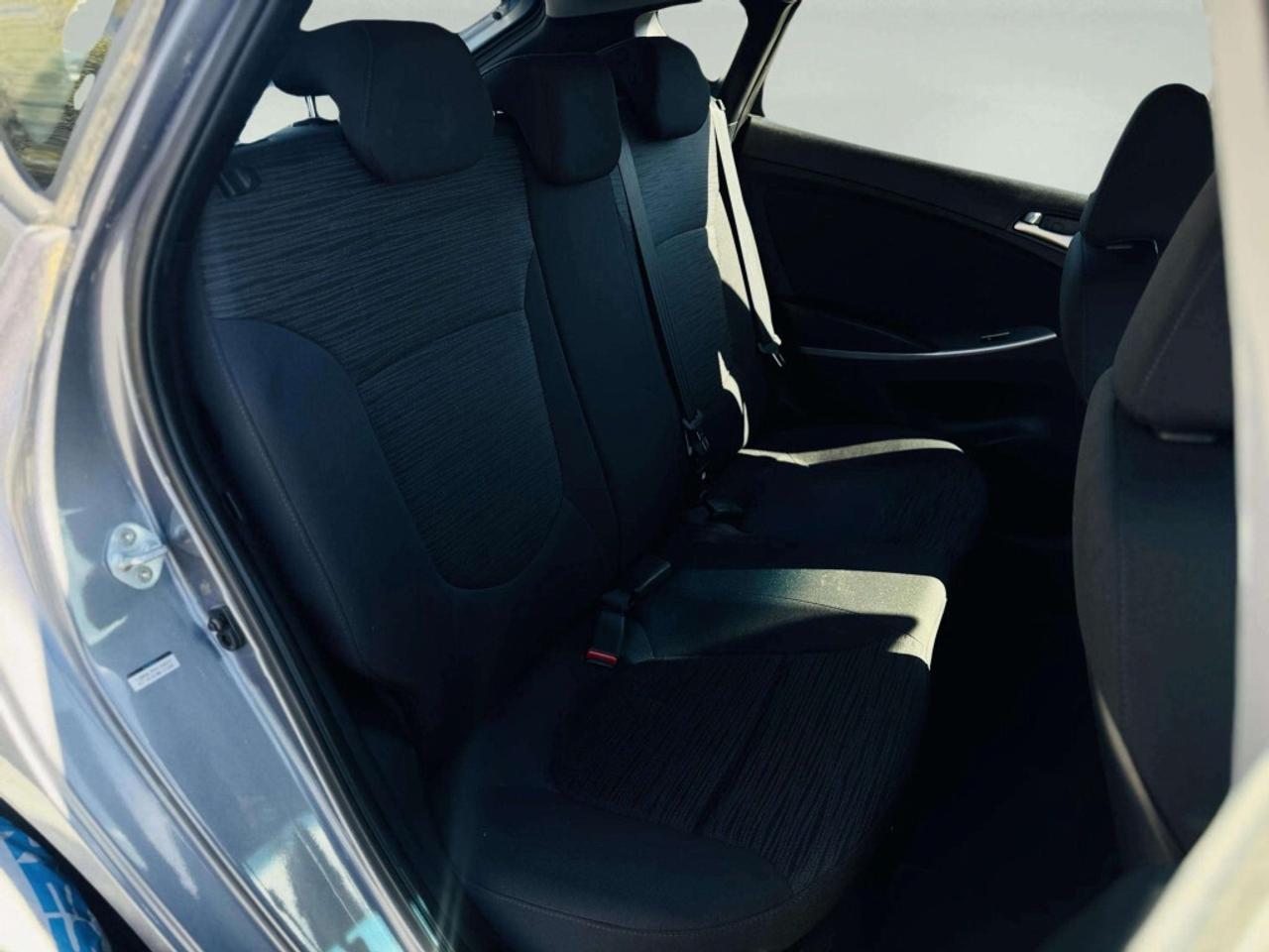 2017 Hyundai Accent Automatic GL Photo