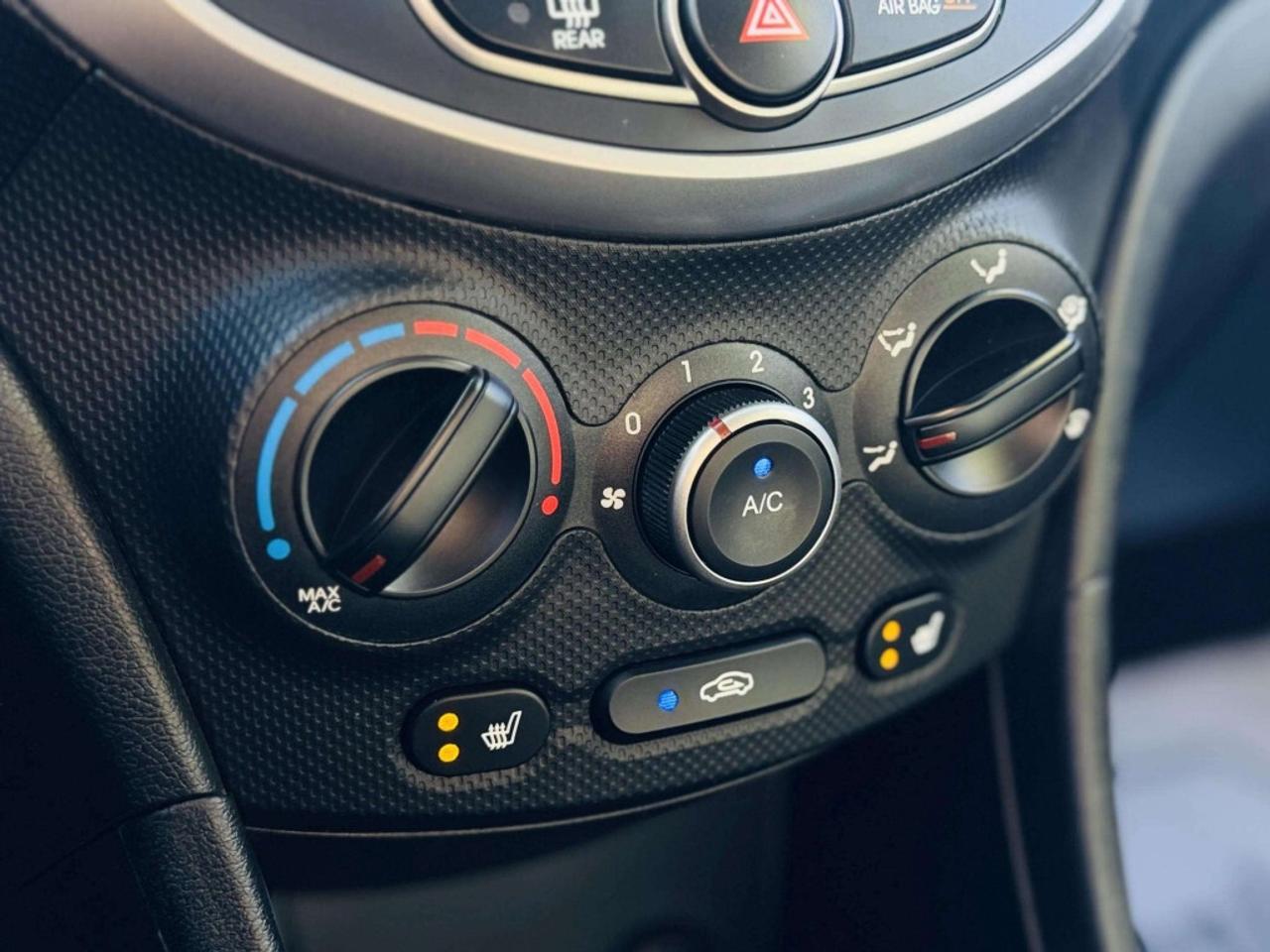 2017 Hyundai Accent Automatic GL Photo