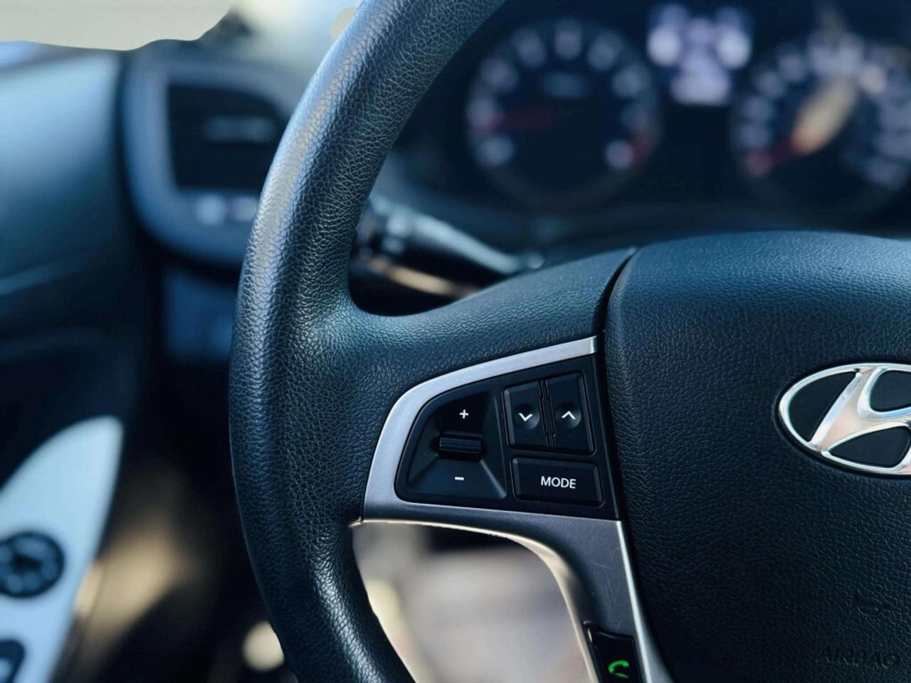 2017 Hyundai Accent Automatic GL Photo