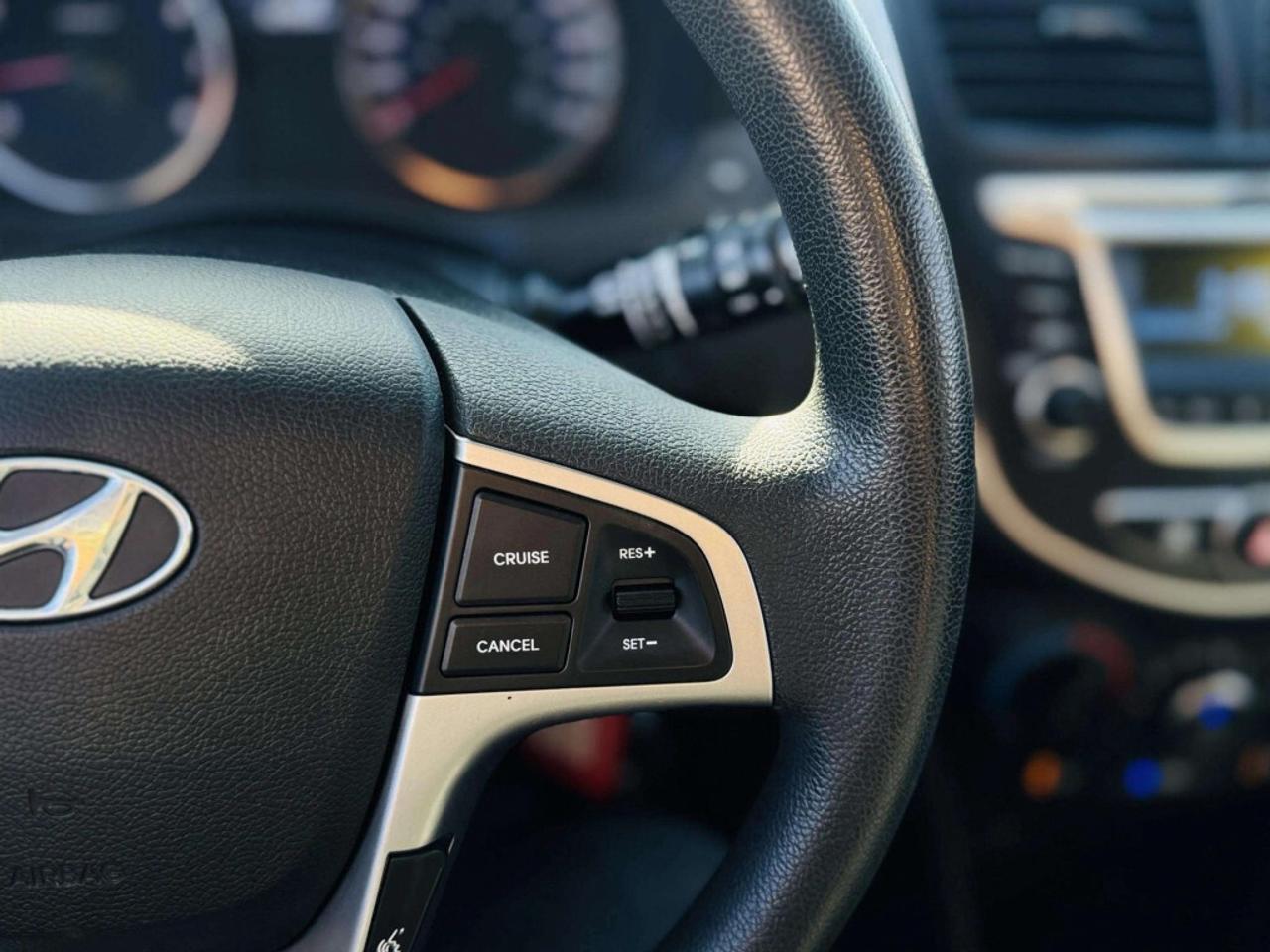 2017 Hyundai Accent Automatic GL Photo