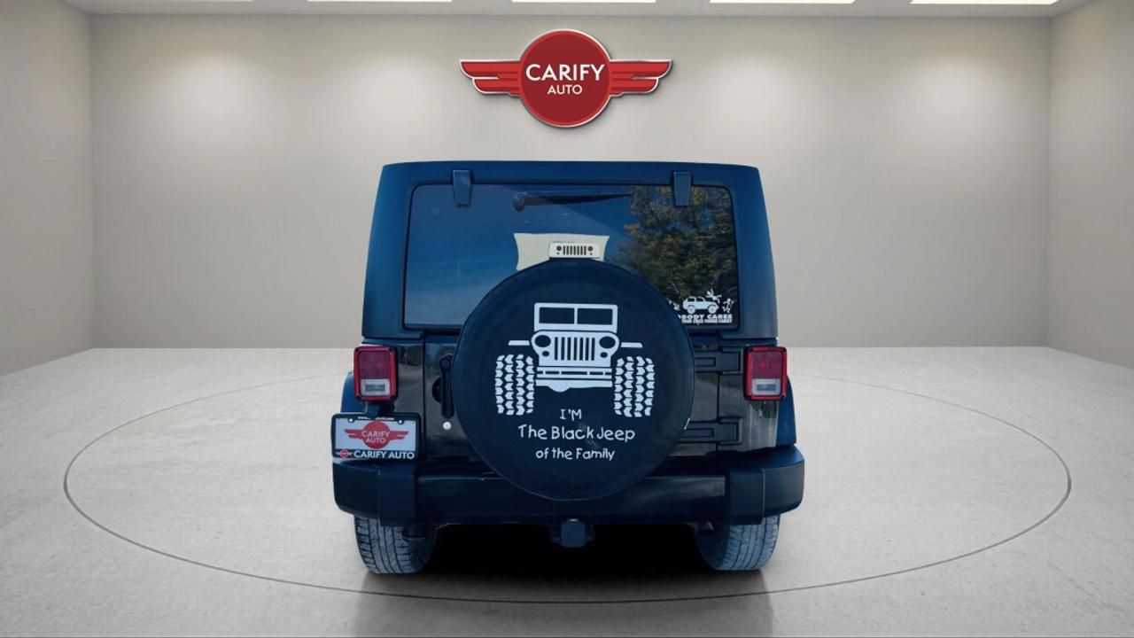 2016 Jeep WRANGLER UNLIMITED Sahara 4dr 4x4 AUTOMATIC Photo