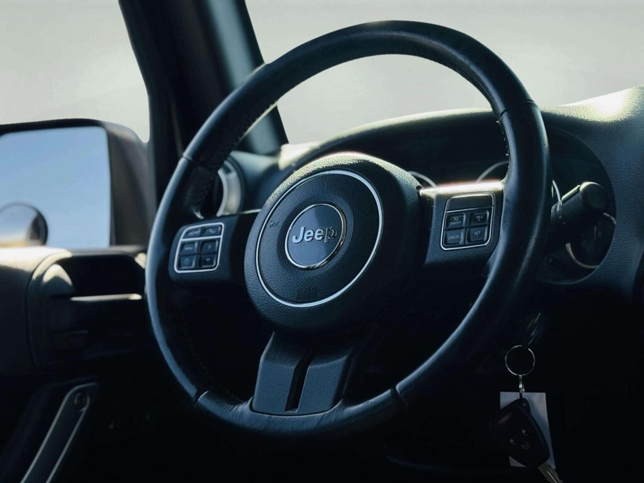 2016 Jeep WRANGLER UNLIMITED Sahara 4dr 4x4 AUTOMATIC Photo