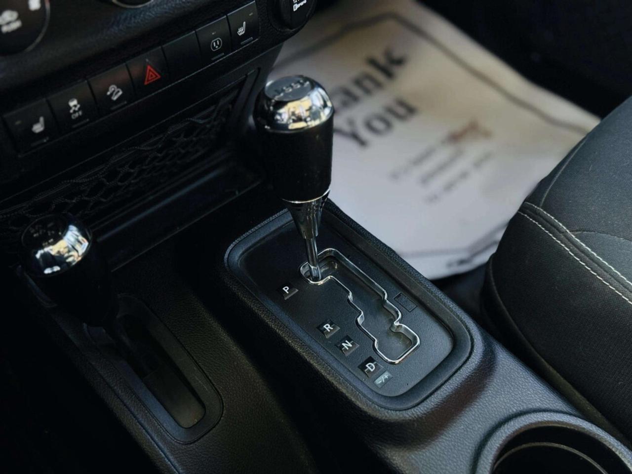 2016 Jeep WRANGLER UNLIMITED Sahara 4dr 4x4 AUTOMATIC Photo