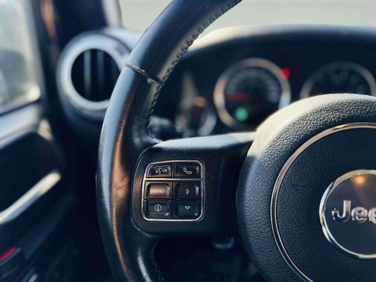 2016 Jeep WRANGLER UNLIMITED Sahara 4dr 4x4 AUTOMATIC Photo