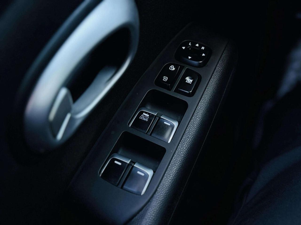 2017 Kia Soul AUTOMATIC LX Photo