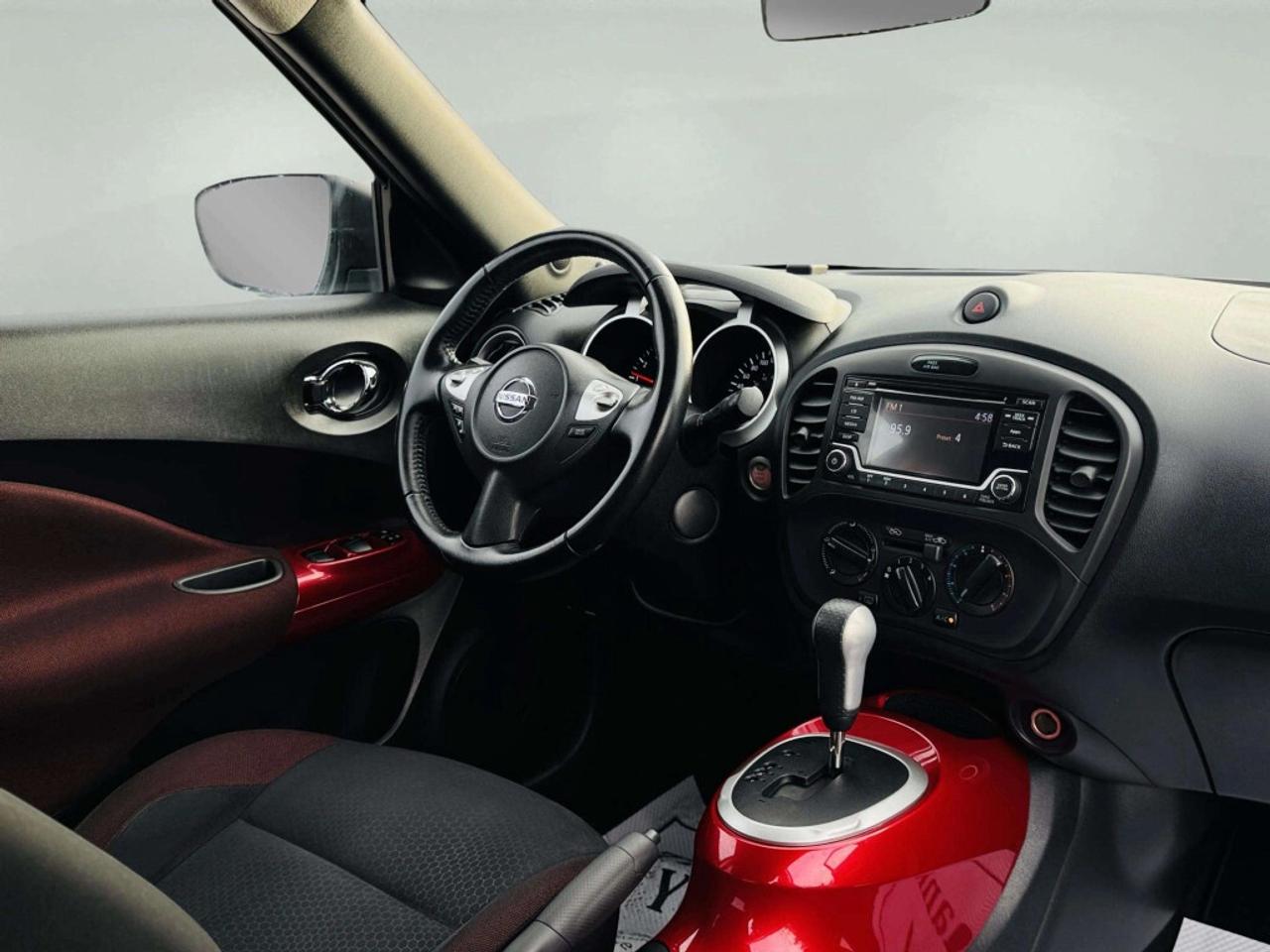 2016 Nissan Juke SV 4dr Front-wheel Drive CVT Photo